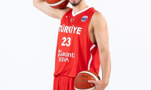 乐鱼体育官方网站-申京和东契奇是欧锦赛目前唯二场均20+5+5的球员