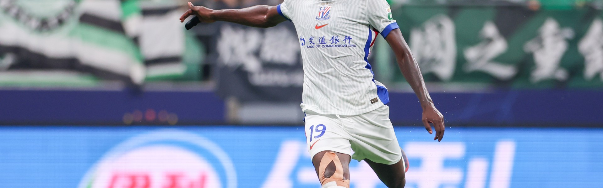 阿苏埃：中国很大，每次到客场参加比赛都像是一次长途旅行