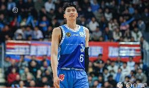 稍微有点铁！邹阳出场41分钟13中4&amp;三分6中1拿到15分 正负值-11