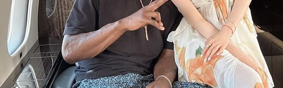 乐鱼体育登录-中国女牌手Britney晒与巴特勒合照，定位显示已到拉斯维加斯