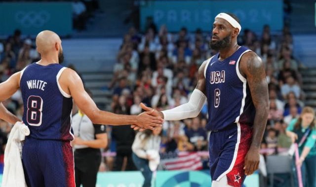 乐鱼体育登录-最稳的还是39岁詹皇！美国男篮真核亮剑秀妙传