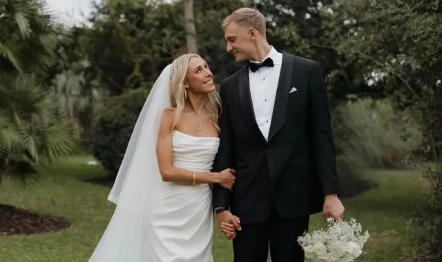 乐鱼体育官网-新婚快乐！掘金官方更新社媒祝福亨特-泰森