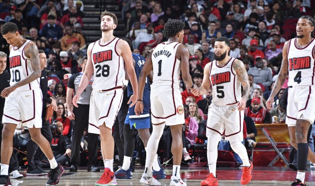 范弗里特：很多球队是努力培养化学反应 我们是自然而然的契合