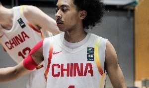 乐鱼体育登录-外线不太准！朱正9中3得到8分2助攻 三分5中1