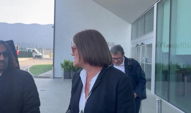 乐鱼体育官方网站-母子同抵米兰，拉比奥特母亲表示加盟红黑军团是球员首选