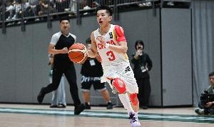 乐鱼体育登录-球队大脑断电朱正&amp;杨溢两控卫合计10失误 全队高达21次失误