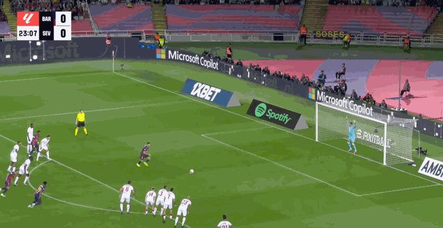 1729460579420081127.gif 1-0莱万.gif